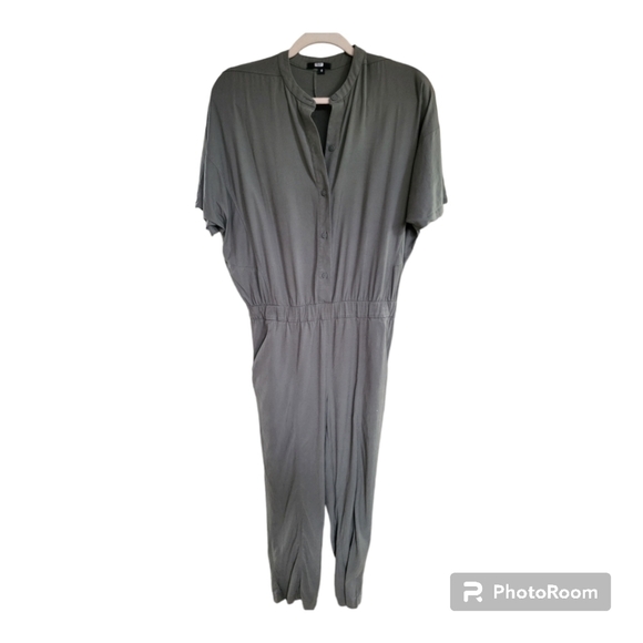 Lululemon Jumpsuit army green 8 EUC Perfectly Poised - Picture 1 of 8
